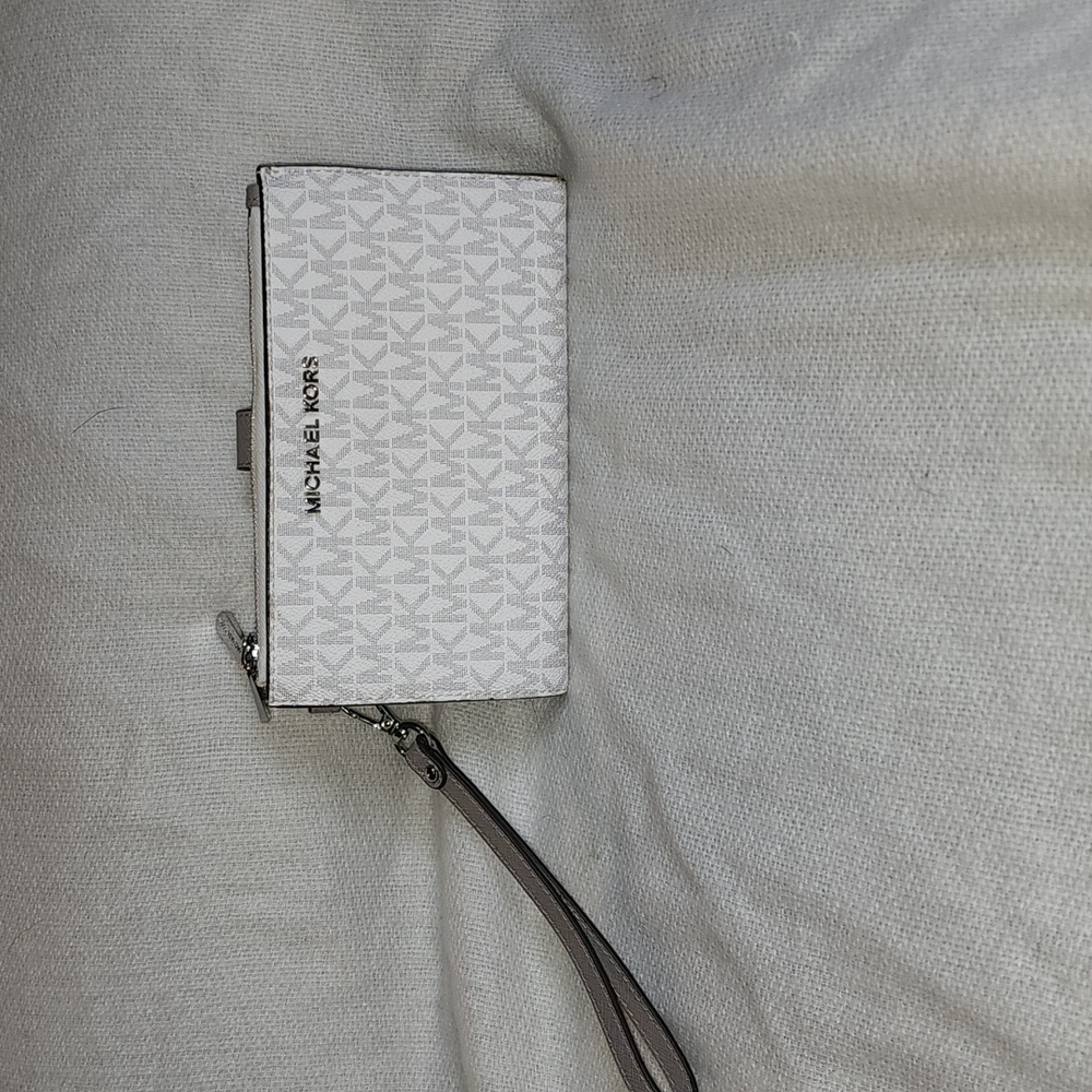 Wristlet